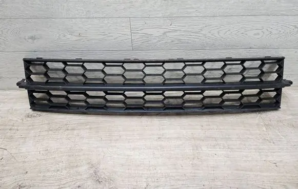 Skoda Octavia Mk3 (5E) Front bumper lower grill 5E0853677