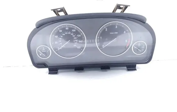 BMW 5 F10 F11 Speedometer (instrument cluster) 9227616 205956205