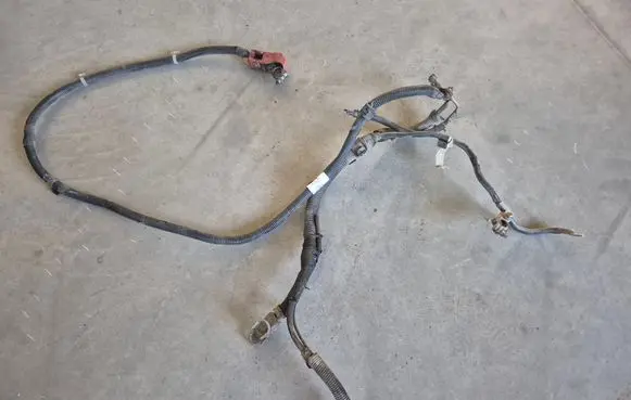 Toyota Hilux (AN10, AN20, AN30) Positive cable (battery) 