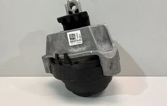 BMW 5 G30 G31 G38 Engine mount bracket 6883514