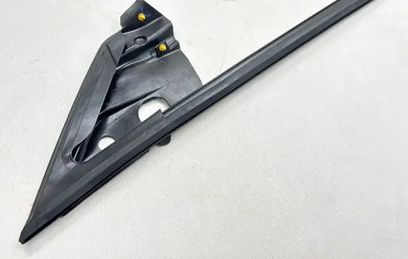 Tesla Model Y Rubber seal front coupe door 150006700B