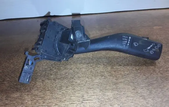 Volkswagen Golf VI Wiper control stalk 1K0953519H