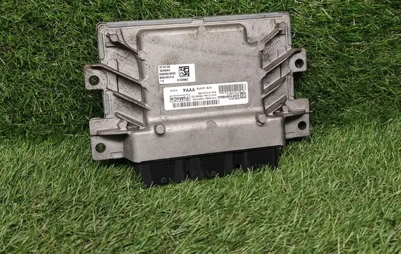 Ford Fiesta Engine control unit/module ECU E2BA12A650SE C1BA12B684CD