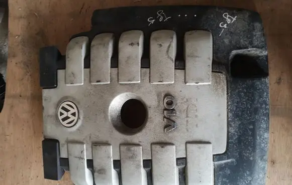 Volkswagen Touareg I Engine cover (trim)