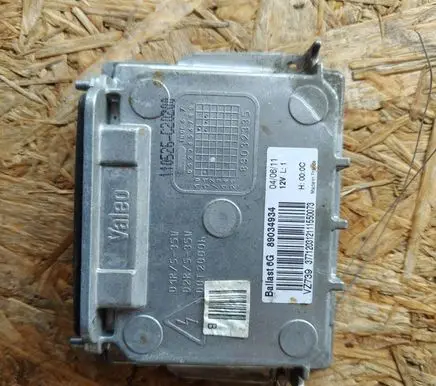 Peugeot 3008 I Headlight ballast module Xenon 89034934 56878068 00202093501