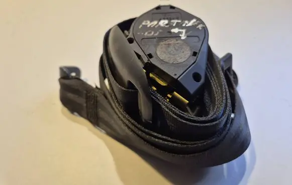 Peugeot Partner Rear seatbelt 044069 00057857