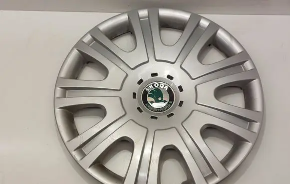 Skoda Octavia Mk2 (1Z) R15 wheel hub/cap/trim 1Z0601147E