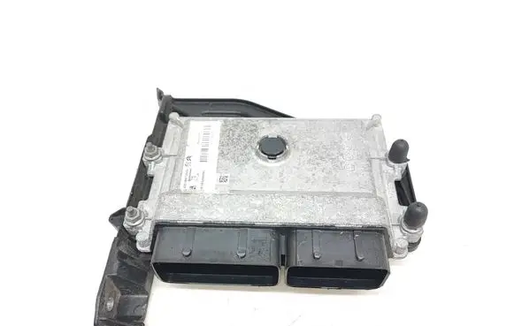 Opel Vivaro Engine control unit/module 9843529280