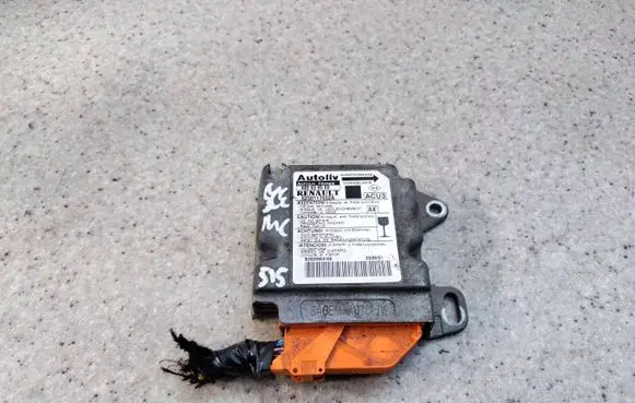 Renault Scenic I Airbag control unit/module 8200117652A
