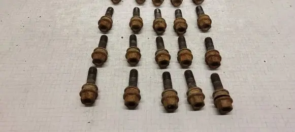 Volkswagen Transporter - Caravelle T5 Nuts/bolts 