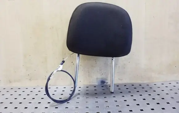 Opel Astra J Front seat headrest 
