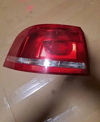 Volkswagen PASSAT B7 Rear/tail lights
