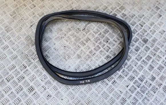 Rear door rubber seal (on body)