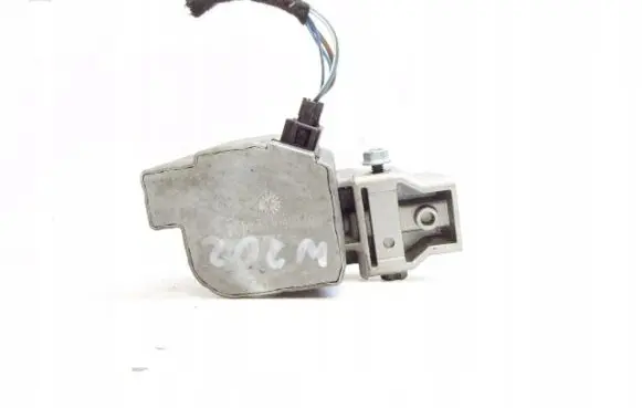 Mercedes-Benz C W202 Steering wheel axle 2084620330
