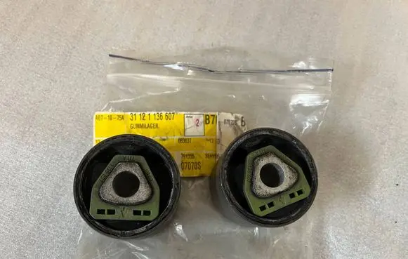 BMW 7 E32 Front wishbone bush 31121136607