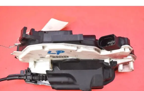 Skoda Citigo Front door lock 1S1837015C