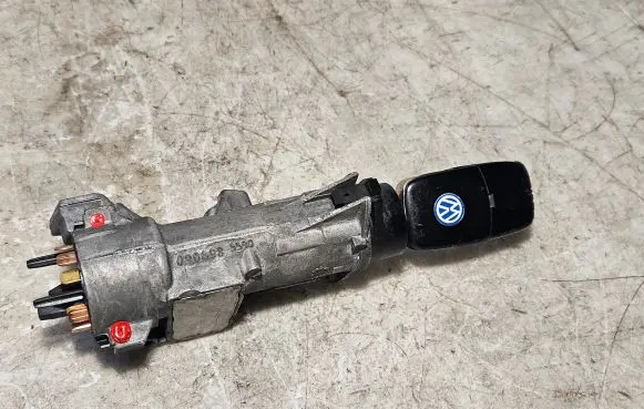 Volkswagen PASSAT B5 Ignition lock 4B0905851A
