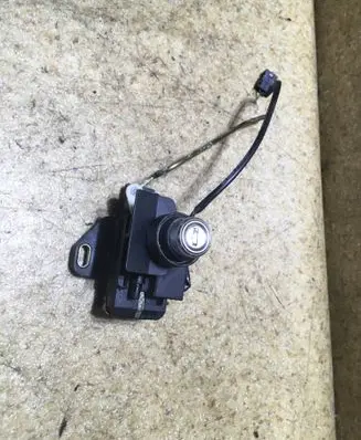 Mercedes-Benz E W124 Tailgate lock latch 