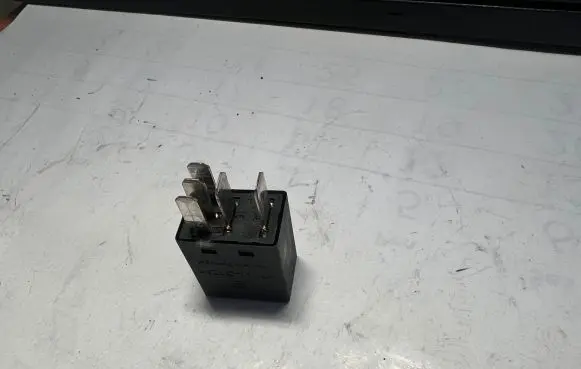 Ford Focus Other relay 5M5T14B192BA V23074A1001X77 4A095111C