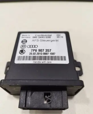 Volkswagen Touareg II Light module LCM 7P6907357