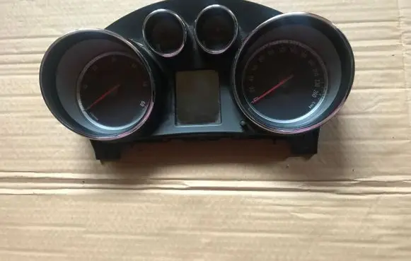 Opel Insignia A Speedometer (instrument cluster) 12844138