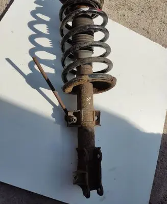 Volvo XC90 Front shock absorber with coil spring 30683104A 824904000692 1085