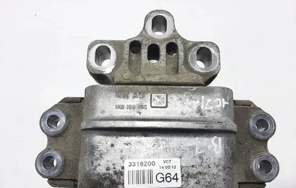 Volkswagen PASSAT B7 Engine mount bracket 1K0199555AQ