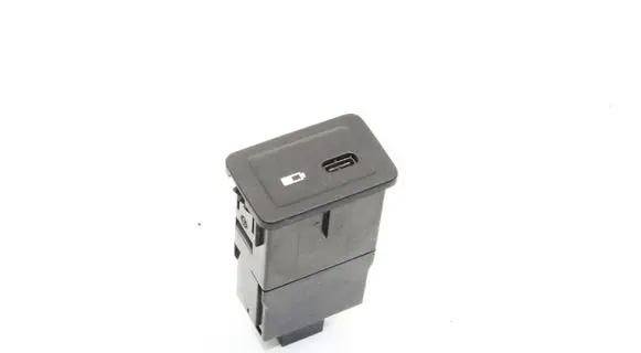 Mercedes-Benz Sprinter W907 W910 USB socket connector A2478200401