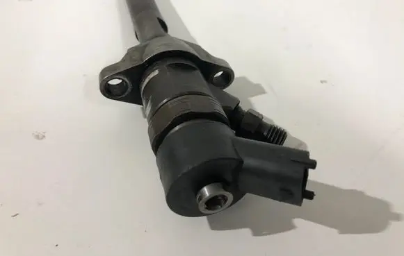 Ford Focus C-MAX Fuel injector 606680 0445110239