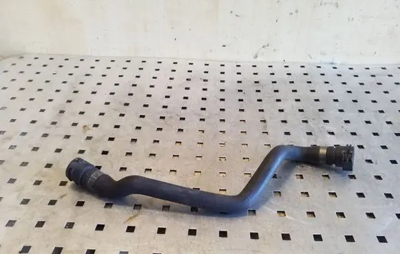 Engine coolant pipe/hose