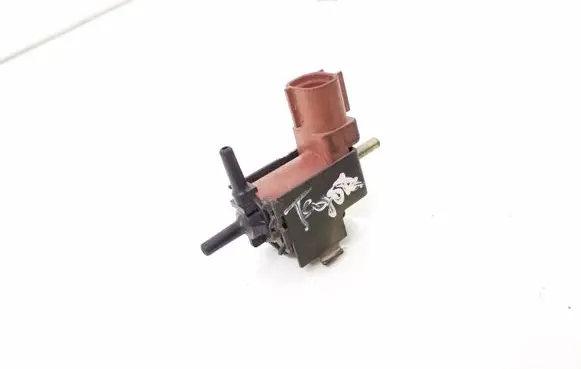 Toyota Avensis T220 Vacuum valve 
