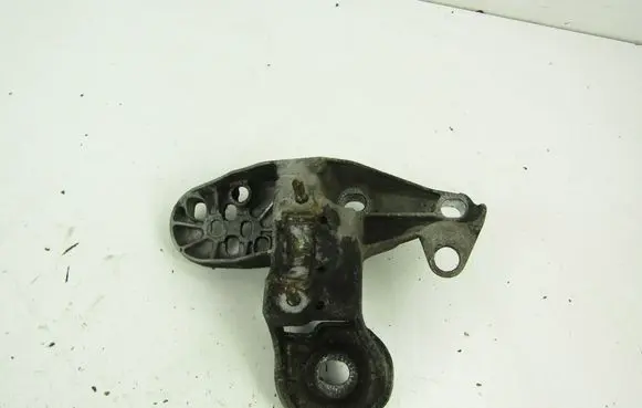 Audi A4 S4 B6 8E 8H Engine mounting bracket 8E0199351