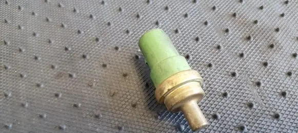 Coolant temperature sensor