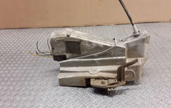 Volkswagen Sharan Rear door lock 