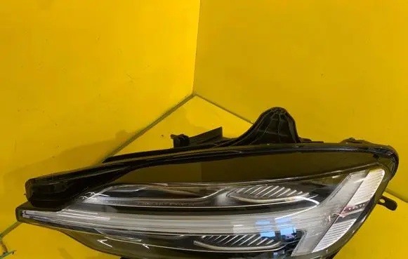 Volvo V60 Headlight/headlamp 32314148