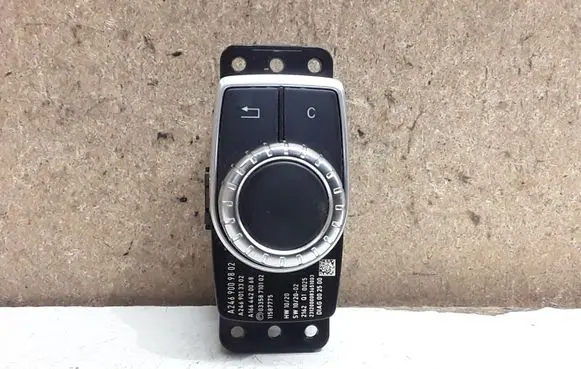 Multifunctional control switch/knob