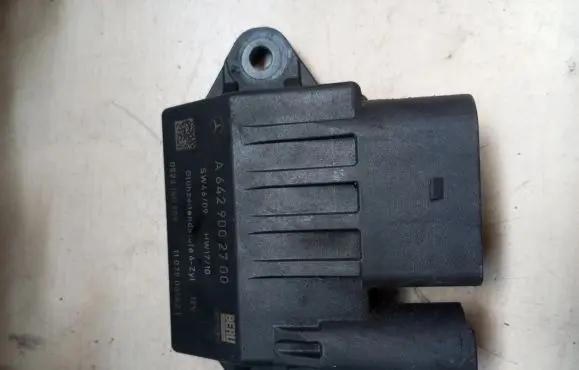 Mercedes-Benz CLS C218 X218 Glow plug pre-heat relay A6429002700
