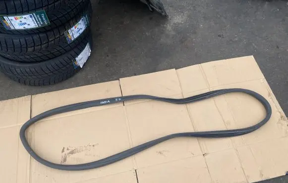 Skoda Fabia Mk2 (5J) Front door rubber seal