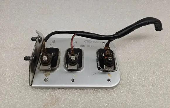 Audi A6 Allroad C5 Coolant fan relay 8D0959493A