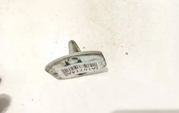 Toyota Avensis T250 Front door lock loop/hook striker 
