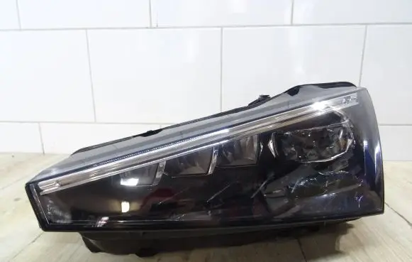 Skoda Scala Headlight/headlamp 657941015A
