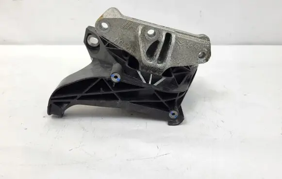 Peugeot 5008 II Engine mount vacuum valve 
