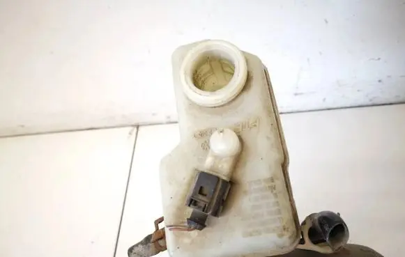 Skoda Fabia Mk1 (6Y) Brake fluid reservoir s1795