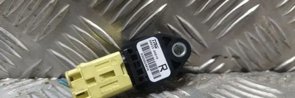 Toyota Avensis T250 Airbag deployment crash/impact sensor 8983305010