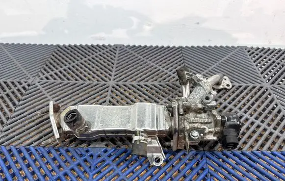 Lexus CT 200H EGR valve cooler 2560137010 02D02072Y1AA