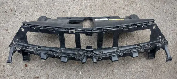 Opel Mokka B Front bumper upper radiator grill 9835215080