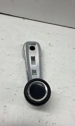 Mercedes-Benz 250 280 W108 Front door window winding handle A1087600102 1087600102 A1087600202