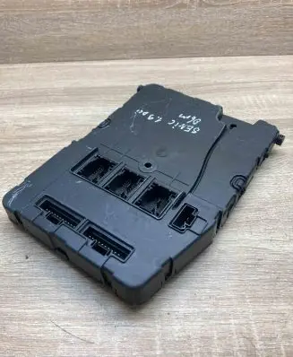 Renault Scenic II - Grand scenic II Fuse module 8200351183 S118400260C