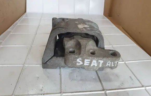 Seat Altea Engine mount bracket 1K0199262