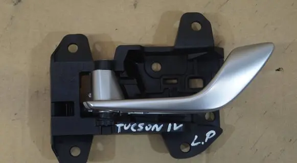 Hyundai Tucson IV NX4 Front door interior handle 82613AV7000